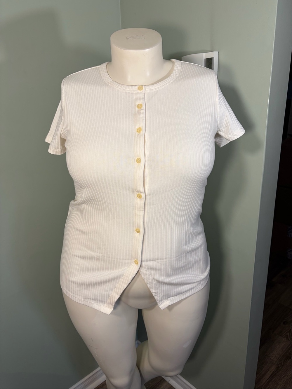13. Old Navy Cream Ribbed Short-Sleeve Button Front Top (size Large Tall)